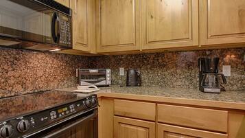 Microwave, stovetop, dishwasher, coffee/tea maker