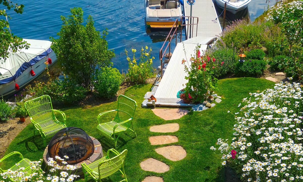 Tahoe Awesomeness Waterfront-Boat Dock, Shower w/ Views, Hot Tub, 30+ days