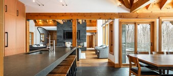 Grand Foret Villa | Luxurious Chalet with Hot Tub and Outdoor Firepit / Tremblant Living