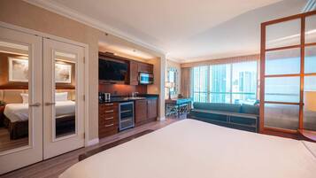 1 makuuhuone, työpöytä, silitysrauta/-lauta, Wi-Fi