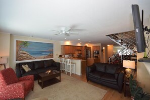 Smart TV, fireplace, DVD player