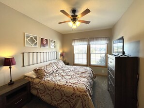 6 bedrooms, free WiFi, bed sheets