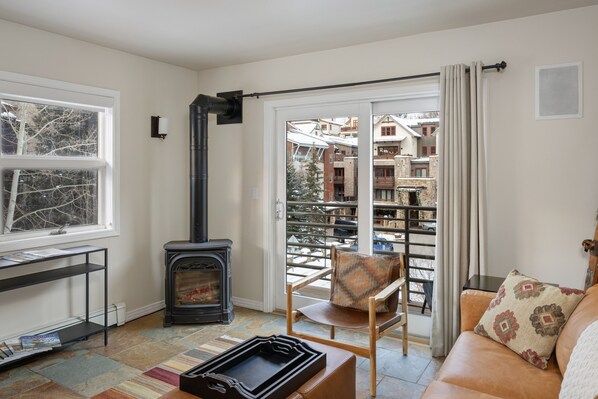 Smart TV, fireplace - Spacious Winter Condo by InvitedHome | Spring Break, Top Floor, In Town, Hot Tub (Telluride)