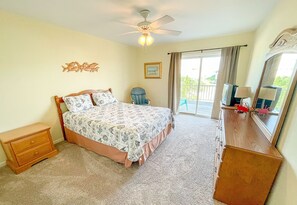 4 bedrooms, iron/ironing board, internet, bed sheets