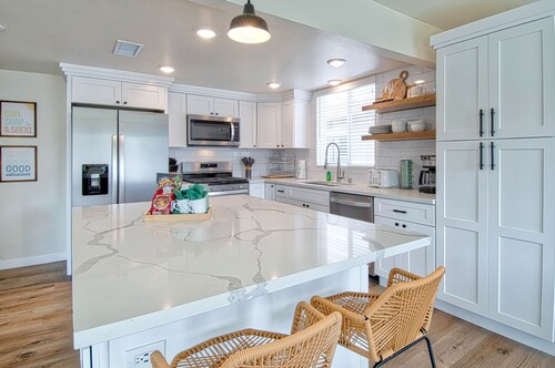 Unité supérieure ouverte et spacieuse avec balcon incroyable avec une vue incroyable!