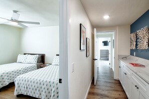 4 bedrooms, iron/ironing board, free WiFi, bed sheets