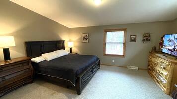 6 bedrooms, iron/ironing board, free WiFi, bed sheets