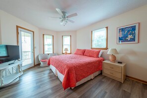 4 Schlafzimmer, Bügeleisen/Bügelbrett, kostenloses WLAN, Wecker