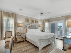 3 bedrooms, desk, iron/ironing board, free WiFi