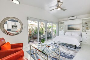 1 bedroom, iron/ironing board, Internet, bed sheets - Golf, Shop & Hike: Sleek Rancho Mirage Studio (Rancho Mirage)