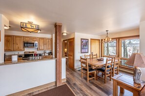 Dining - Nez Perce D3: Teton Village- Spacious- Great Views- Pool, Hot Tub Access (Teton Village)