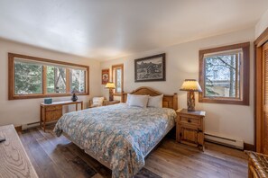 3 bedrooms, desk, iron/ironing board, free WiFi - Nez Perce D3: Teton Village- Spacious- Great Views- Pool, Hot Tub Access (Teton Village)