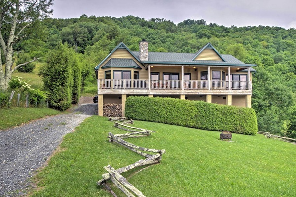 Banner Elk Vacation Rental | 3BR | 2.5BA | 2,100 Sq Ft | 2 Steps for Access