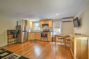Fridge, microwave, stovetop, cookware/dishes/utensils