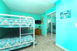 2 室のベッドルーム、アイロン / アイロン台、WiFi、ベッドシーツ