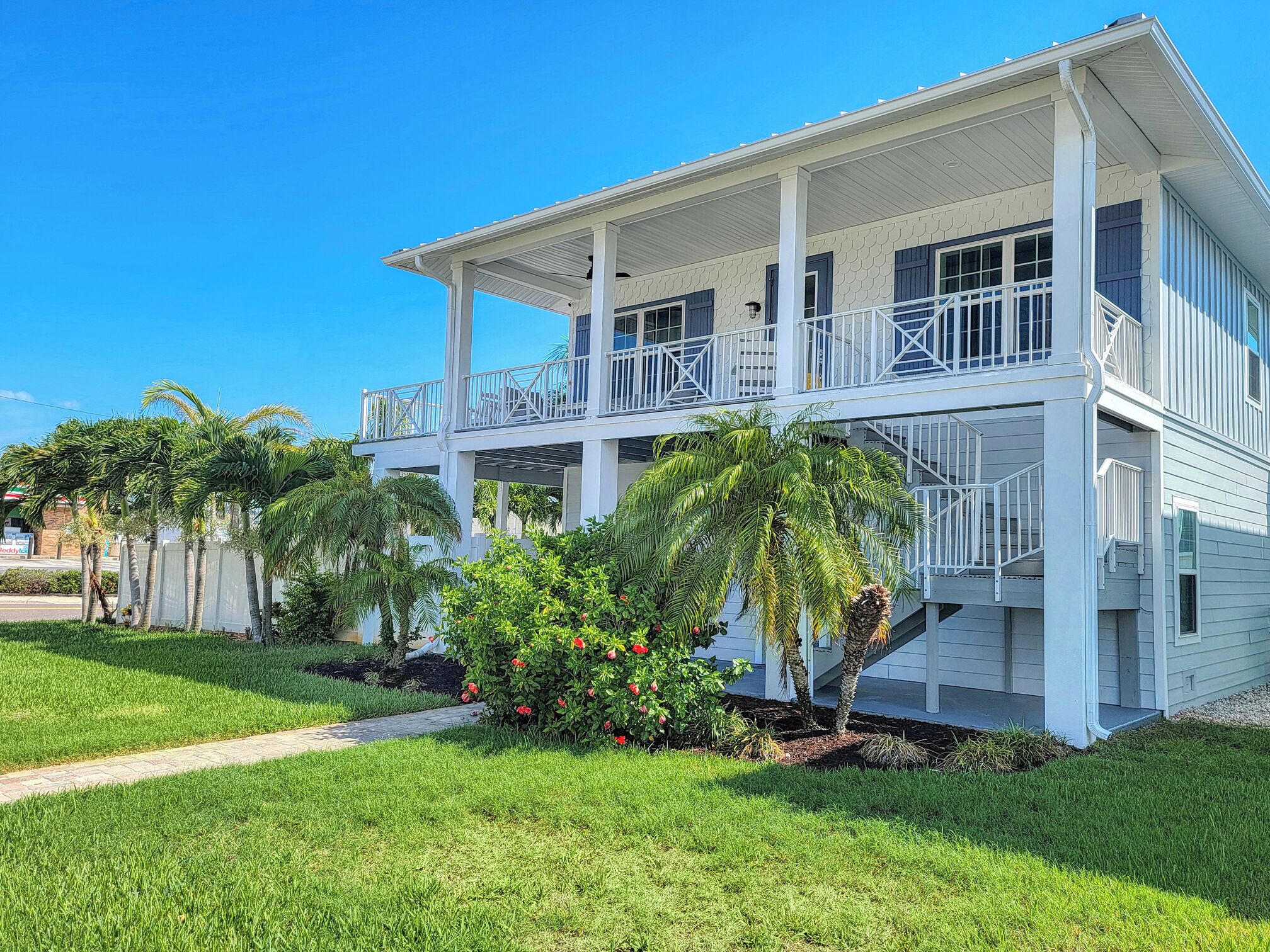 COMPLETELY COASTAL! PRIVATE HEATED POOL! 3 BR 2 BA Close to John's Pass!