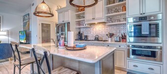 COMPLETELY COASTAL! PRIVATE HEATED POOL! 3 BR 2 BA Close to John's Pass!