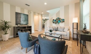 Fernseher, Videospielkonsole, Tischtennisplatte