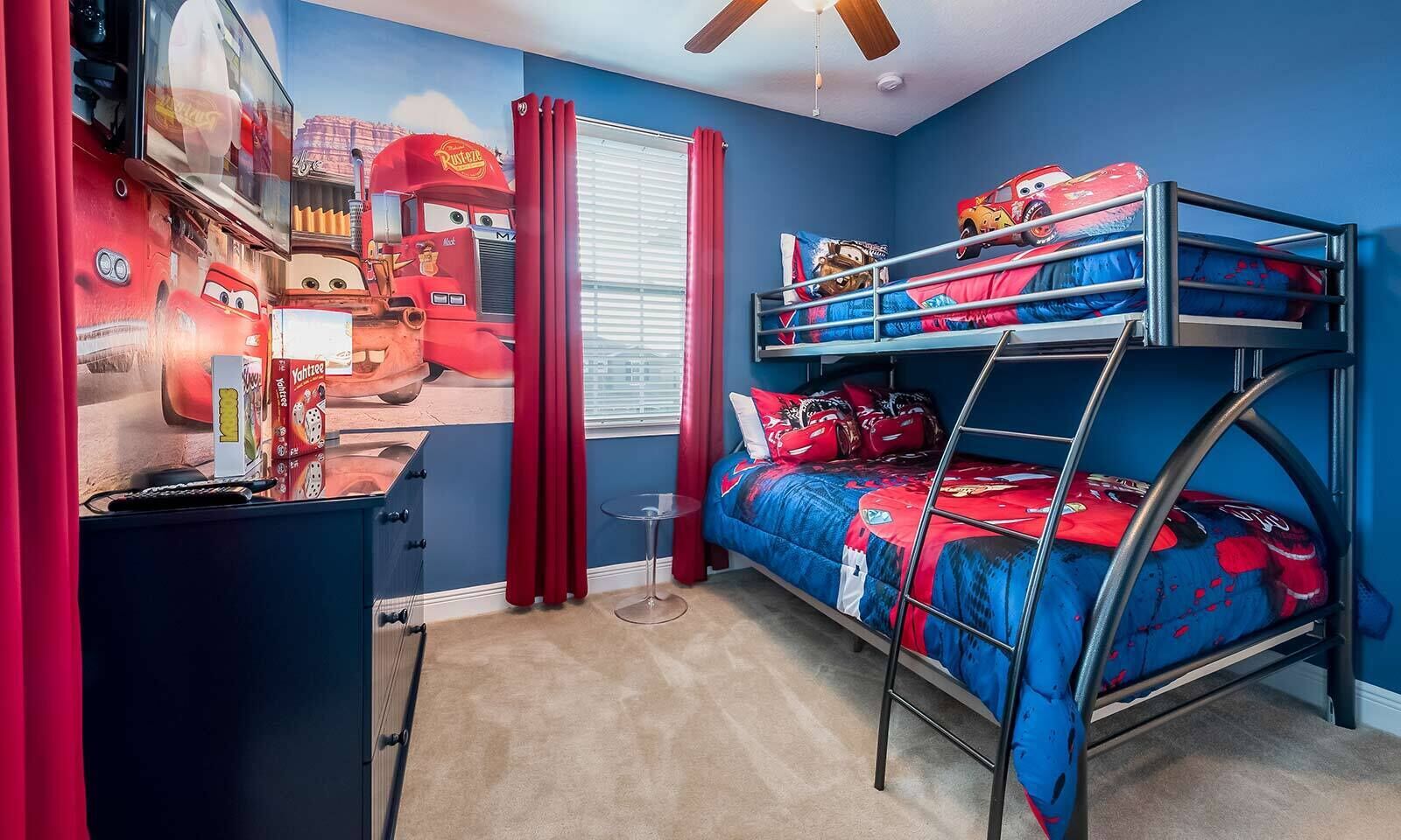 6 bedrooms, iron/ironing board, WiFi, bed sheets