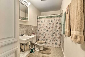 タオル、トイレットペーパー