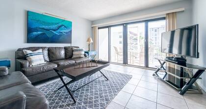 Incroyable nouveau condo @ Top Resort! Vues sur la plage / l'océan!