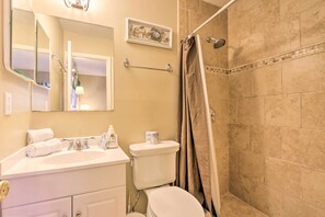 Hair dryer, towels - Walk to Beach: Resort-Style Hilton Head Condo! (Hilton Head Island)