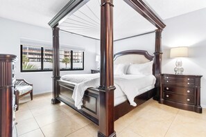 2 habitaciones, tabla de planchar con plancha y cuna de viaje 
