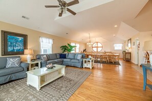 TV, fireplace, Netflix, streaming services