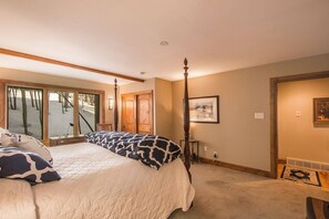 3 bedrooms, desk, iron/ironing board, free WiFi - No Car Needed – Ski to Silver Star Lift! Updated & Secluded Mountainside Retreat (Park City)
