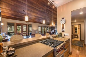 Fridge, microwave, oven, stovetop - No Car Needed – Ski to Silver Star Lift! Updated & Secluded Mountainside Retreat (Park City)