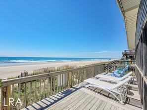 Property grounds - Tan-N-Sand - Stylish Oceanfront Beach Cottage! (Surf City)
