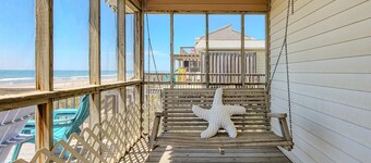 Tan-N-Sand - Stylish Oceanfront Beach Cottage!