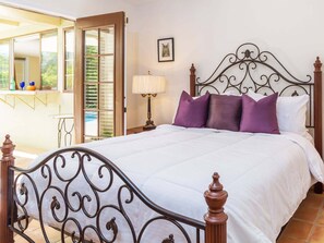 3 bedrooms, iron/ironing board, free WiFi, bed sheets - Reeves Garden House – Celebrity Pedigree (Palm Springs)