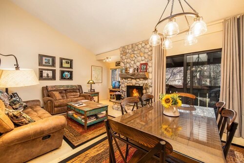 Buckwheat 1823: 2Br+Loft- The Aspens- Renovated Western Design
