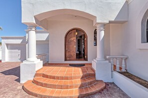 Exterior detail - Whale of a Tale features panoramic beach views with floor to ceiling windows! (Puerto Peñasco)