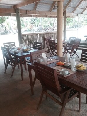 Frühstück, Mittagessen und Abendessen