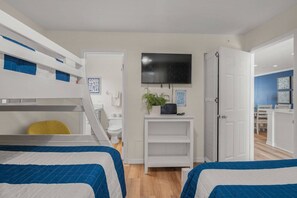 Guest bedroom with ensuite has Direct TV with streaming