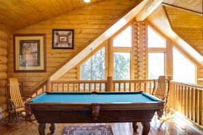 Games room - 'Lacy's Log Cabin' Alto Home w/ Mountain Views! (Alto)