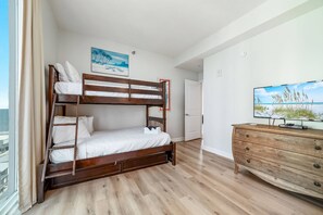 3 chambres, fer et planche à repasser, accès Internet, draps fournis