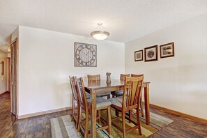 Dining - Perfect location, 2 bdrm condo, stunning views, walk to downtown, Hot tub access (Breckenridge)