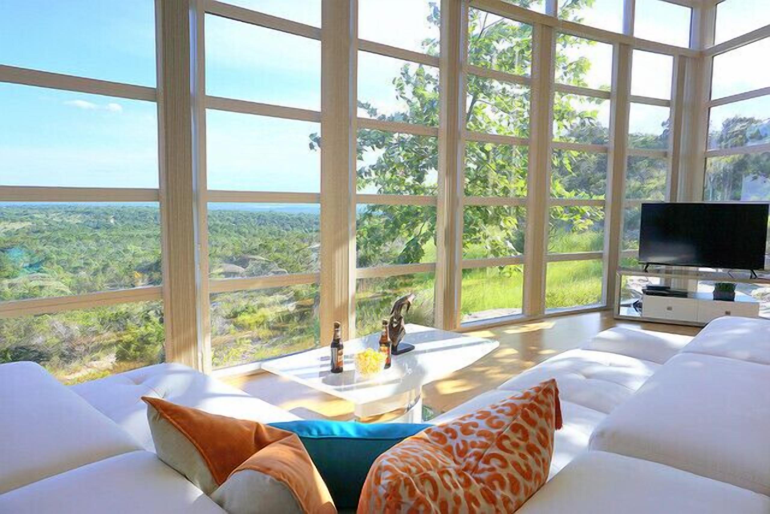 Télévision, cheminée