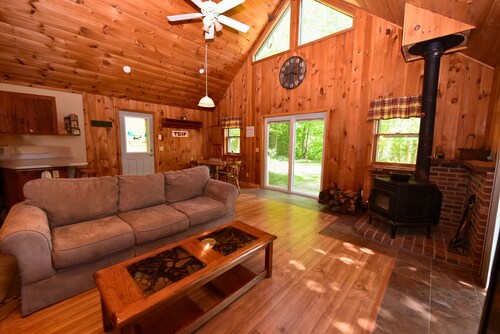 Charming Home, Close to Sandy Beach w/ 2 Kayaks