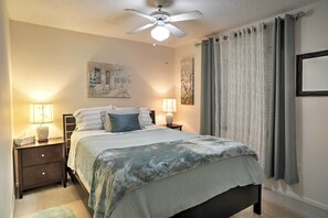4 bedrooms, desk, laptop workspace, iron/ironing board - Spacious Central Florida Home: Family Friendly! (Longwood)