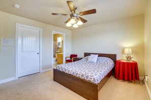 2 bedrooms, iron/ironing board, Internet, bed sheets - Family-Friendly Utah Home, Easy Access to Zion! (La Verkin)