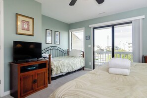 3 habitaciones, tabla de planchar con plancha, wifi y ropa de cama 