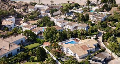 Exklusive Villa mit beheiztem Pool in der Nähe von Sandy Beach, Wandern, Golf und Weinkellereien