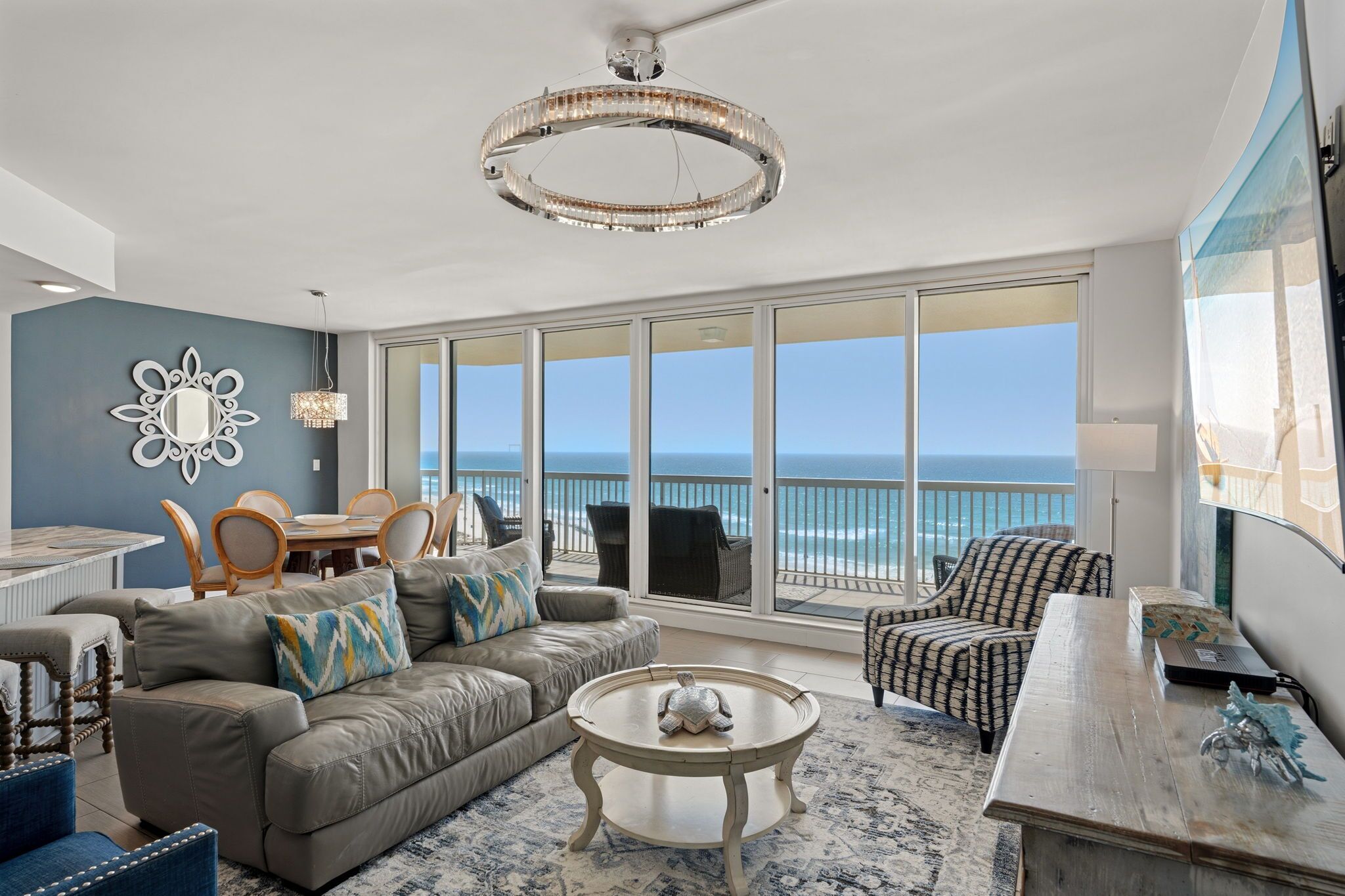 Smart-TV, Kamin, DVD-Player