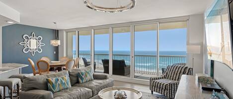 TV connectée, cheminée, lecteur de DVD