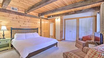 5 bedrooms, iron/ironing board, travel crib, internet