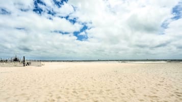 Una playa cerca